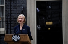 Vì sao bà Liz Truss chỉ làm thủ tướng Anh được 44 ngày?