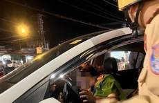 Phạt nữ thiếu tá say xỉn gây tai nạn 46 triệu đồng, tước bằng lái 2 năm