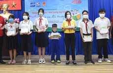 Saigon Times Group, tạp chí Giáo dục TP HCM cùng Agribank trao học bổng cho học sinh