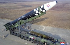 Vén màn “tên lửa quái vật” mới của Triều Tiên