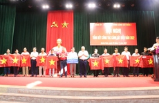 Trao 1.000 lá cờ Tổ quốc cho ngư dân tỉnh Quảng Nam