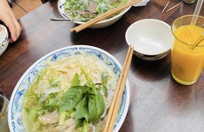 Ăn phở nơi xứ xa