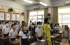 Đà Nẵng: Học sinh lớp 5 ngồi cùng loại bàn với lớp 1