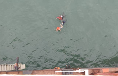 Thuyền bị lật, 2 người phụ nữ bán bia, nước ngọt gặp nạn trên vịnh Hạ Long