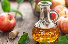 Cách nào trị gàu và lưu ý khi nhuộm tóc đen