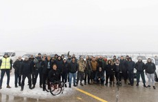 'Đoàn xe Giáng sinh' cập bến, mùa đông ấm áp cho Ukraine