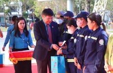 Ấm áp Chợ Tết Công đoàn