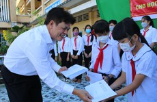 Agribank trao 100 suất học bổng cho học sinh khó khăn tại Trà Vinh