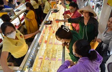 Giá vàng hôm nay 29-12: Vàng nhẫn tiếp tục rớt giá