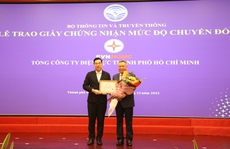 Bộ Thông tin và Truyền thông trao chứng nhận chuyển đổi số cho EVNHCMC