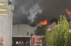 Cháy lớn tại công ty nhựa ở KCN Hòa Khánh, Đà Nẵng