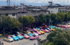 Du lịch sang chảnh với siêu xe... đi thuê ở Trung Quốc