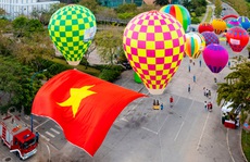 Cuộc thi ảnh” Thiêng liêng cờ Tổ quốc”: Thành phố nhìn từ trên cao