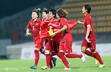 Hà Nội tặng đội tuyển bóng đá nữ Việt Nam 1 tỉ đồng