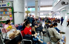 Sau Tết, nhiều người đi khám, chữa bệnh