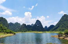 Thưởng ngoạn những hồ nước thơ mộng tuyệt đẹp ở Cao Bằng
