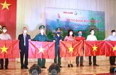 Trao tặng 10.000 lá cờ Tổ quốc cho đồng bào, chiến sĩ vùng biên giới thuộc tỉnh Đắk Lắk