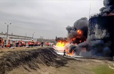 Ukraine phủ nhận tấn công kho dầu ở Nga