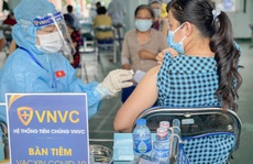 TP HCM: Còn hơn 4.200 người nhóm nguy cơ chưa tiêm vắc-xin Covid-19