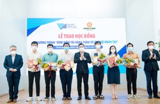 Đại học Quốc gia TP HCM hợp tác Tập Đoàn Hưng Thịnh ươm mầm tài năng toán và trí tuệ nhân tạo