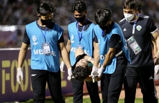 Cầu thủ Hàn Quốc nhập viện cấp cứu sau va chạm với Hồng Duy