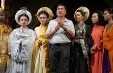 Hoàng Sơn, Hữu Nghĩa xúc động tại Sân khấu kịch Hồng Vân