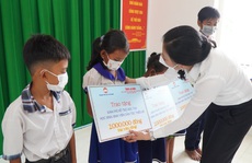 Trao 50 suất học bổng cho học sinh dân tộc thiểu số ở Kiên Giang