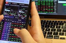 Đảo chiều ngoạn mục, VN-Index tăng gần 24 điểm