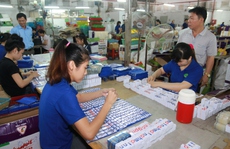 Ồ ạt rút BHXH một lần: Giảm tuổi hưu, tăng mức hưởng