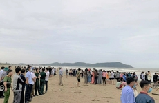 Anh lao ra biển cứu em, cả 2 anh em cùng mất tích