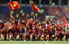 CLIP: Huỳnh Như cảm ơn người hâm mộ sau khi tuyển nữ vô địch SEA Games 31