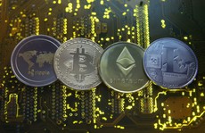 Bitcoin và nhiều loại tiền điện tử khác đồng loạt lao dốc