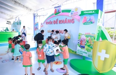 Sân chơi của Vinamilk nhân ngày 1-6 thu hút hàng ngàn trẻ em tham gia
