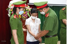 Bắt 1 trưởng khoa liên quan đến Việt Á