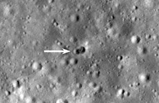 NASA chụp được Mặt Trăng 'thủng lỗ': Nghi do tên lửa Trung Quốc