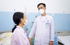 Cứu cả mẹ lẫn con thai phụ bị tai nạn vỡ gan, gãy sườn