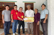 'Mai Vàng nhân ái' thăm 2 nghệ nhân ưu tú dân tộc Chăm và Raglai ở Ninh Thuận