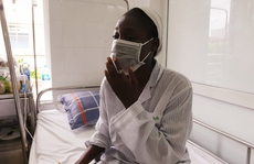 Nữ giáo viên tiếng Anh người Nigeria mắc sốt rét ác tính nguy kịch