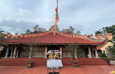 Cách mọi chức vụ trong Giáo hội Phật giáo của tu sĩ có hành vi tà dâm ở chùa Biện Sơn