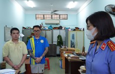 Bắt khẩn cấp hai kẻ tạt sơn ở quận Bình Tân, TP HCM