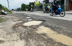 CLIP: 'Ớn lạnh' Quốc lộ 54 đoạn qua tỉnh Vĩnh Long
