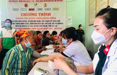 1.000 người dân tại 3 xã của Gia Lai được phát quà, khám bệnh miễn phí