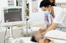 Nhiều người nhập viện sau khi ăn nhộng ve sầu