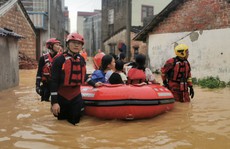 Nơi mưa như trút, nơi sông ngòi khô hạn