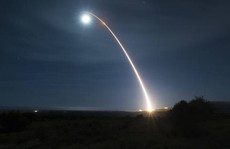 Mỹ phóng tên lửa thất bại, nổ tung trong “chớp mắt”