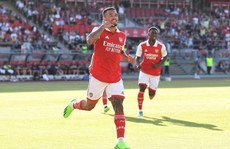 90 giây bùng nổ, Gabriel Jesus giúp Arsenal ngược dòng trận cầu 8 bàn