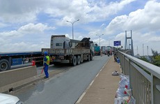 TP HCM: Hạn chế ôtô, xe máy qua cầu Phú Mỹ