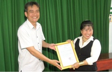 Cần khen thưởng, biểu dương kịp thời