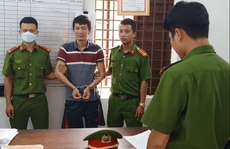 Khởi tố kẻ cầm cuốc cướp tiệm vàng ở Quảng Nam