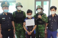 Lái ô tô chở 1kg ketamin, 7.500 viên ma túy từ Lào sang Việt Nam